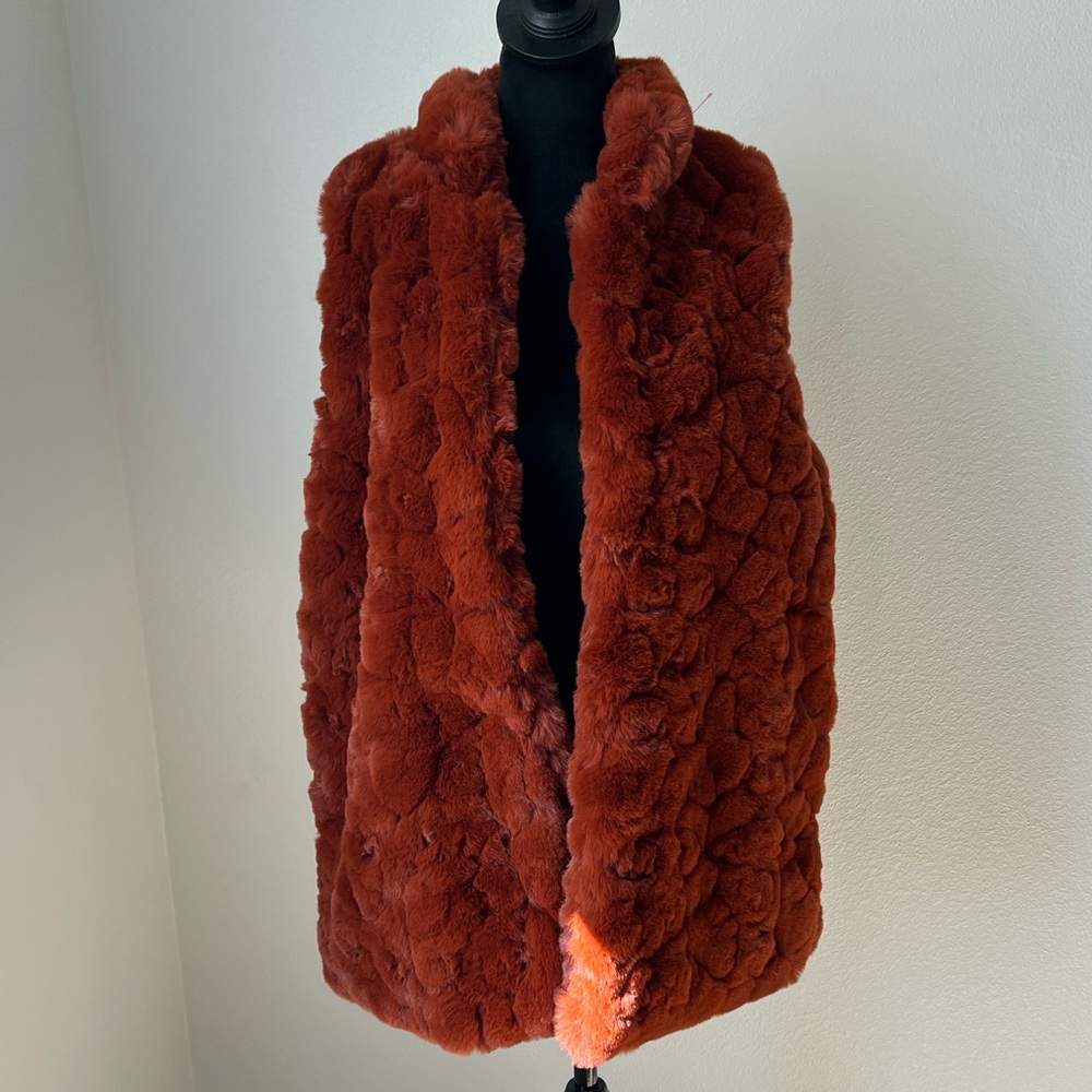 Women's Rust Faux Fur Cape - Luxe Winter Layer